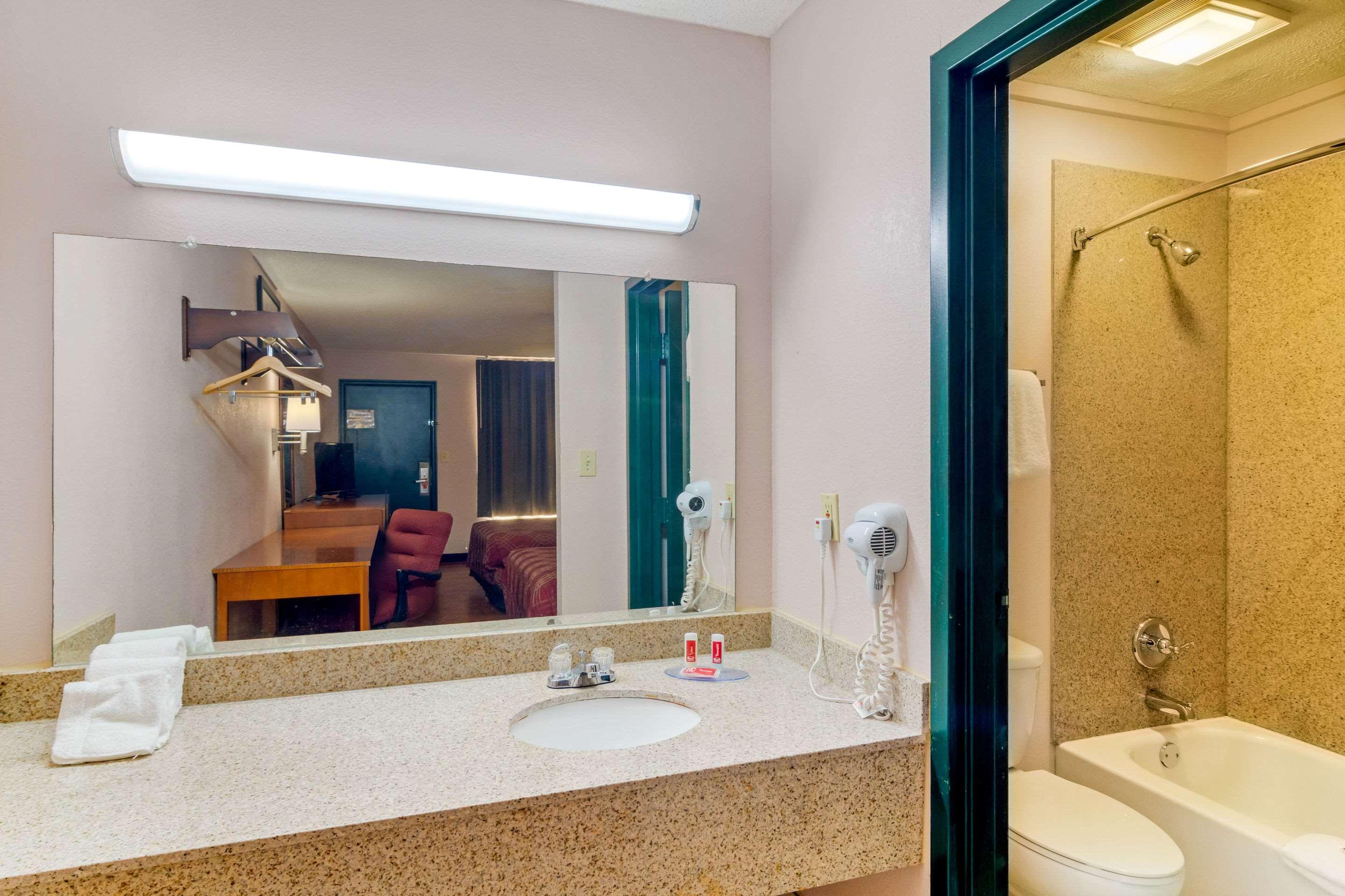 Econo Lodge Decatur Esterno foto