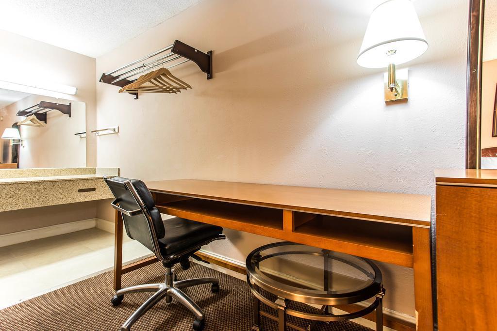 Econo Lodge Decatur Esterno foto